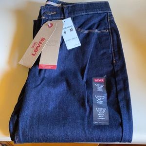 NWT Levi’s Perfect Waist Straight Jeans 8